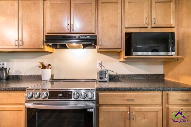 228 Lake Placid Drive, Bonaire, GA 31005