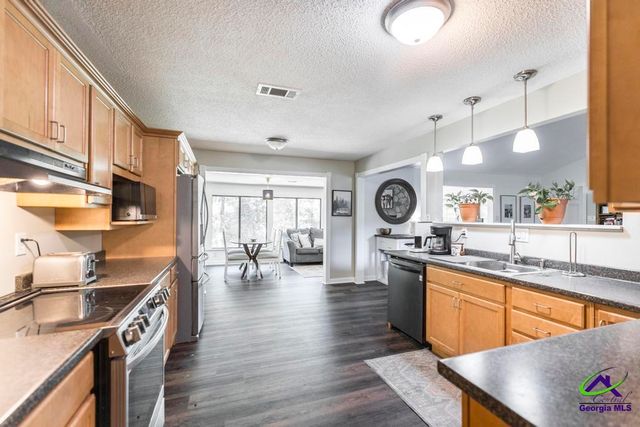 228 Lake Placid Drive, Bonaire, GA 31005