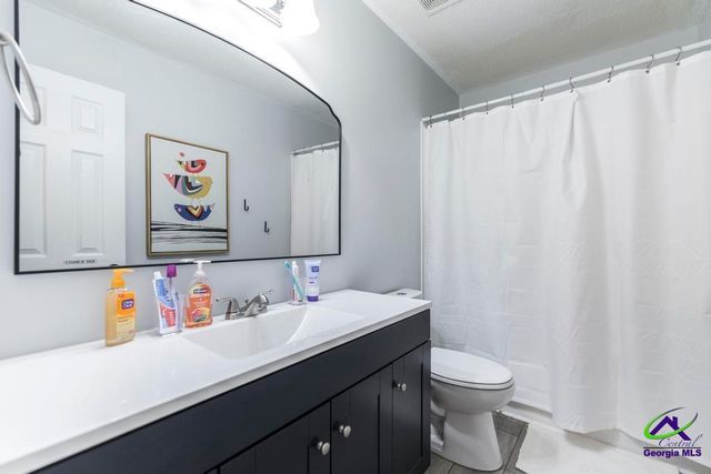 228 Lake Placid Drive, Bonaire, GA 31005