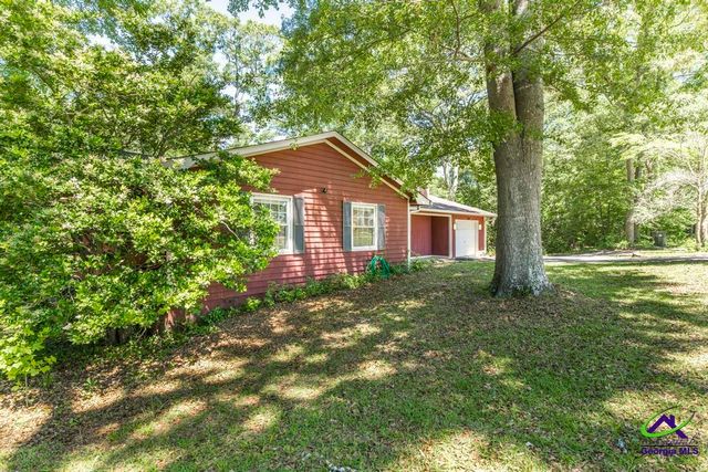 228 Lake Placid Drive, Bonaire, GA 31005