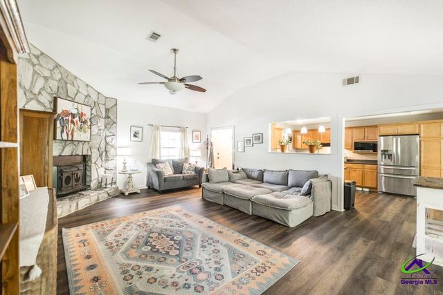 228 Lake Placid Drive, Bonaire, GA 31005
