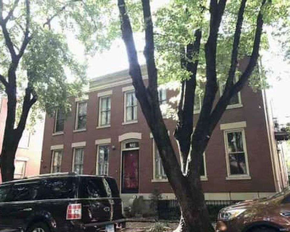 912 Rutger Street, St Louis, MO 63104