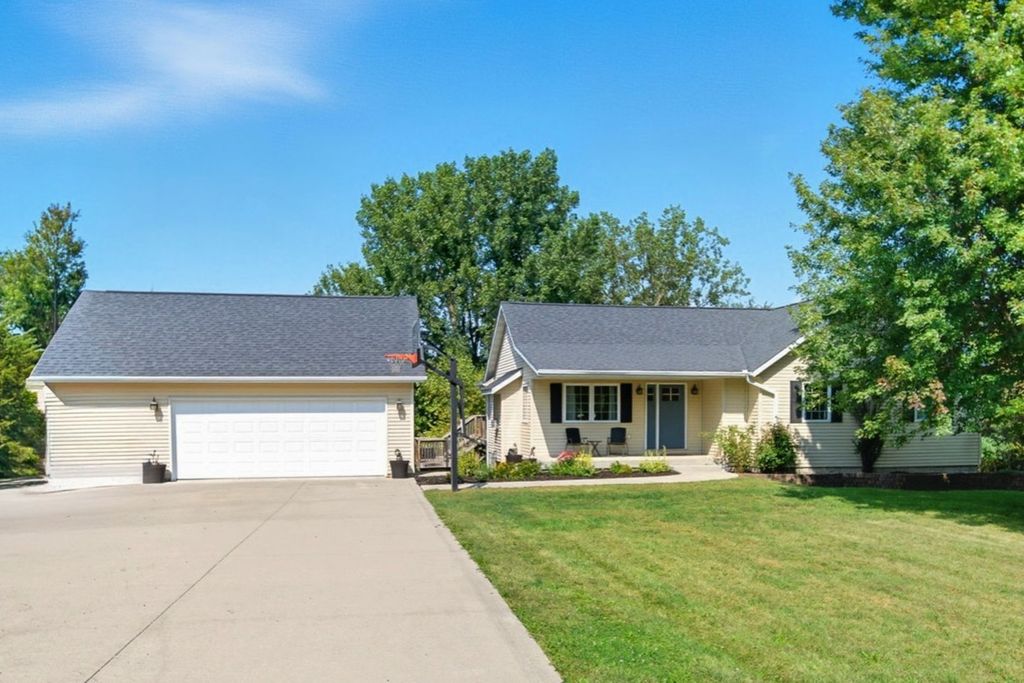 4717 Canfield Drive, Panora, IA 50216