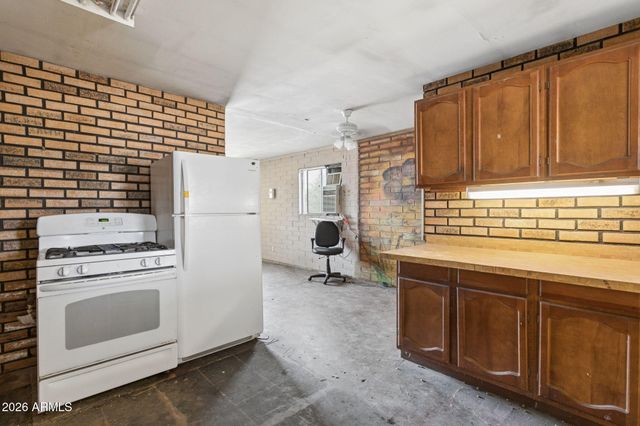 2930 E GRANADA Road, Phoenix, AZ 85008