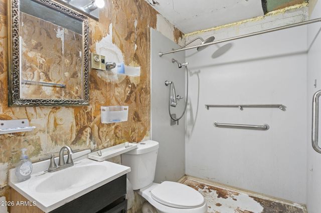 2930 E GRANADA Road, Phoenix, AZ 85008