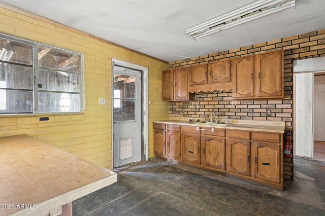 2930 E GRANADA Road, Phoenix, AZ 85008