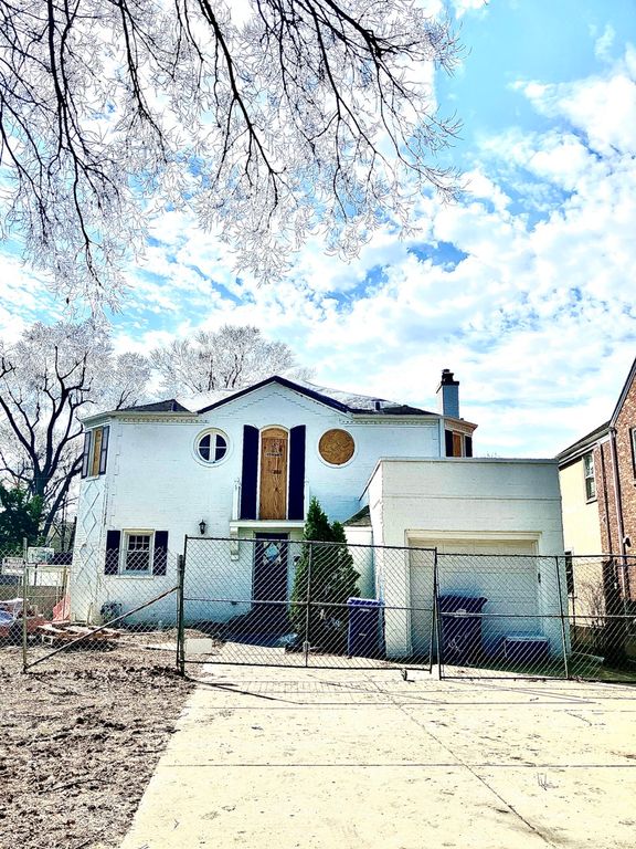 2201 Kenilworth Avenue, Wilmette, IL 60091