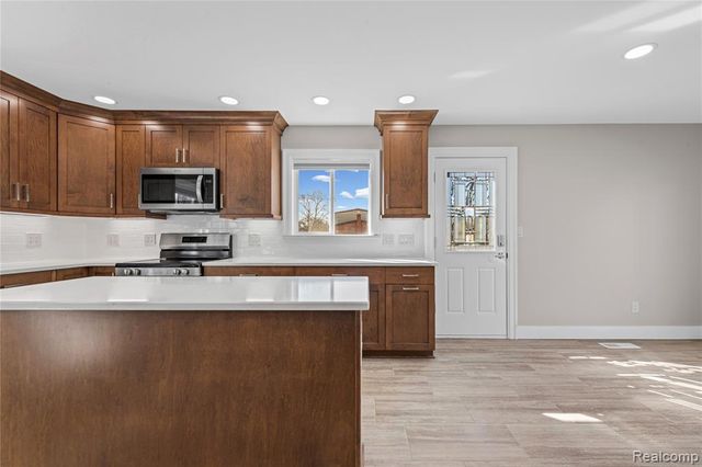 19615 Ingram Street, Livonia, MI 48152
