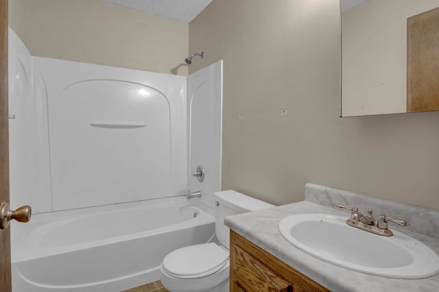 116 N Brunswick St, Wichita, KS 67212