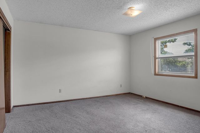 116 N Brunswick St, Wichita, KS 67212