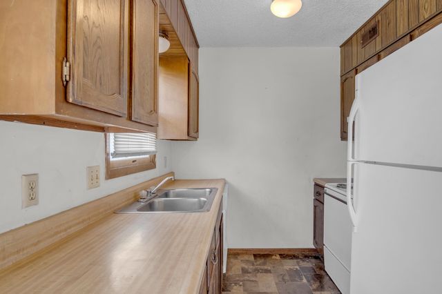 116 N Brunswick St, Wichita, KS 67212