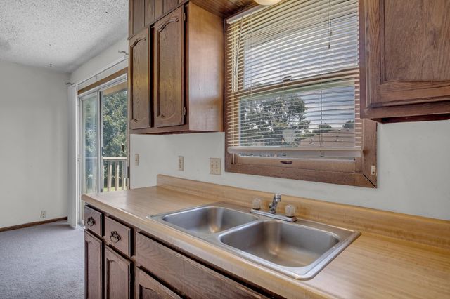 116 N Brunswick St, Wichita, KS 67212