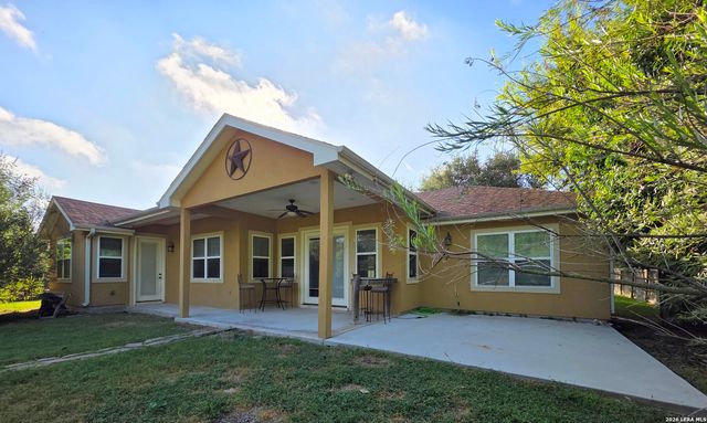 367 RIVER PARK DR, New Braunfels, TX 78130