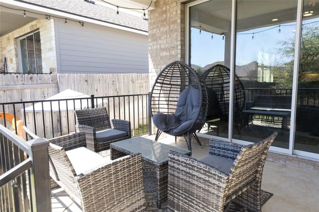 304 Winding Hollow LN, Georgetown, TX 78628