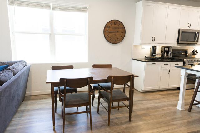 304 Winding Hollow LN, Georgetown, TX 78628