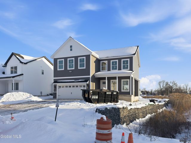 6 Royal Court, Colonie, NY 12047