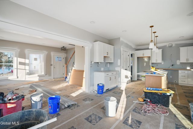 6 Royal Court, Colonie, NY 12047