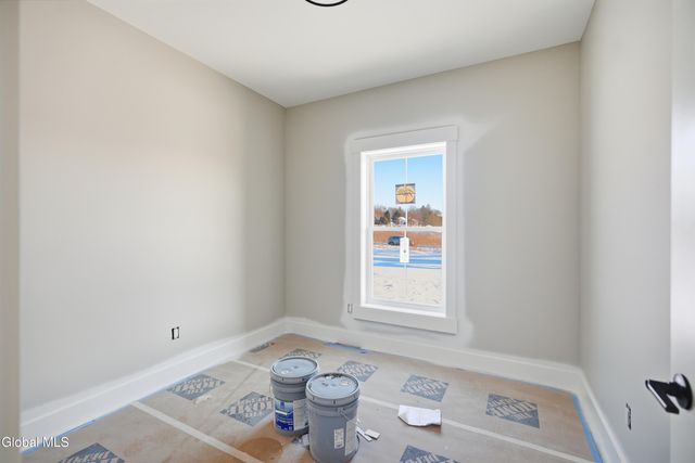 6 Royal Court, Colonie, NY 12047