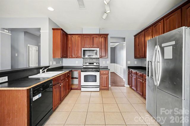 3306 Daniel Place Drive, Charlotte, NC 28213