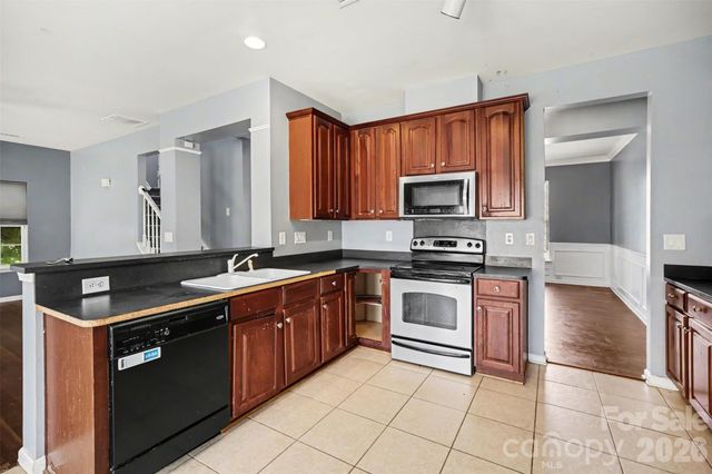 3306 Daniel Place Drive, Charlotte, NC 28213