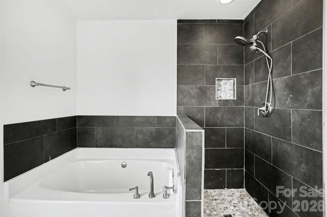 3306 Daniel Place Drive, Charlotte, NC 28213