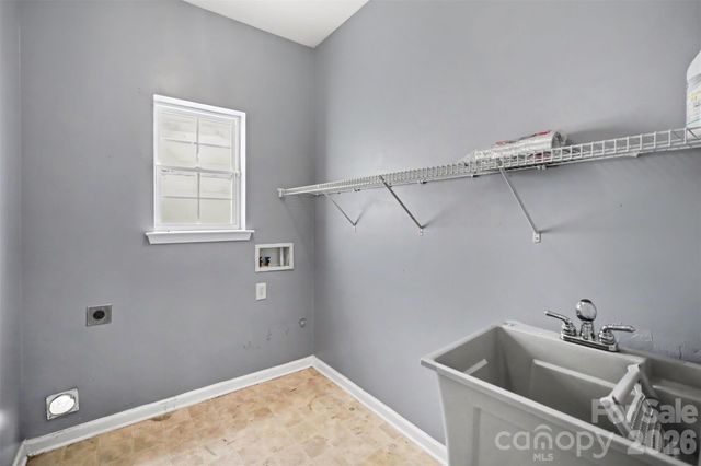 3306 Daniel Place Drive, Charlotte, NC 28213