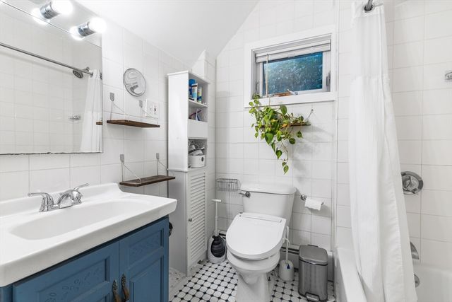 9 Hall St., Somerville, MA 02144