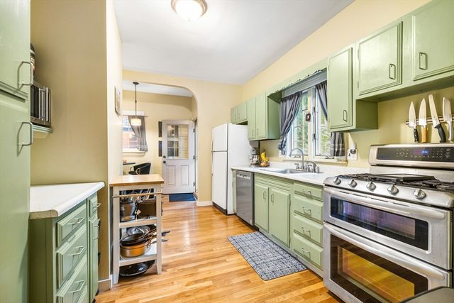 9 Hall St., Somerville, MA 02144
