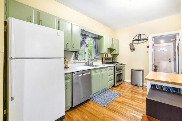 9 Hall St., Somerville, MA 02144