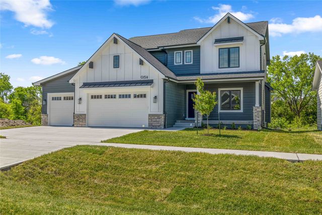9814 Watermeadow Circle, Johnston, IA 50131