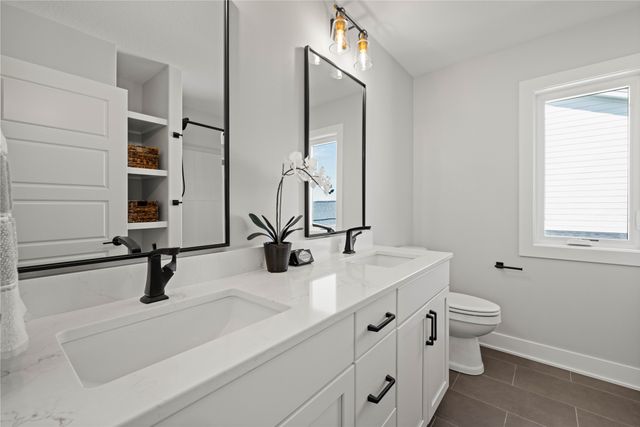 9814 Watermeadow Circle, Johnston, IA 50131