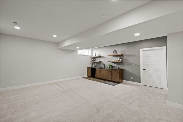 9814 Watermeadow Circle, Johnston, IA 50131