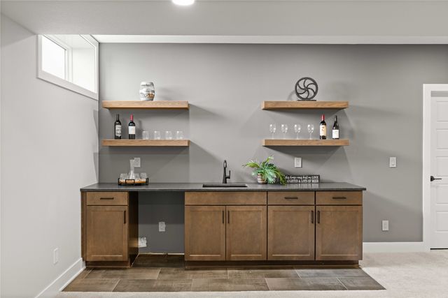 9814 Watermeadow Circle, Johnston, IA 50131