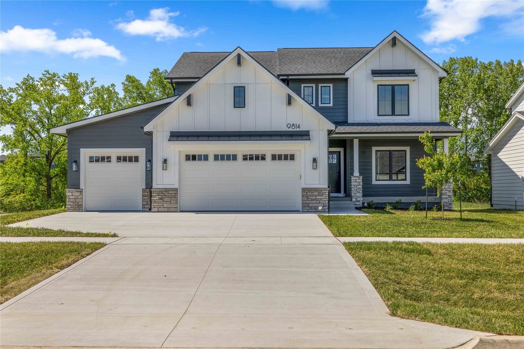 9814 Watermeadow Circle, Johnston, IA 50131