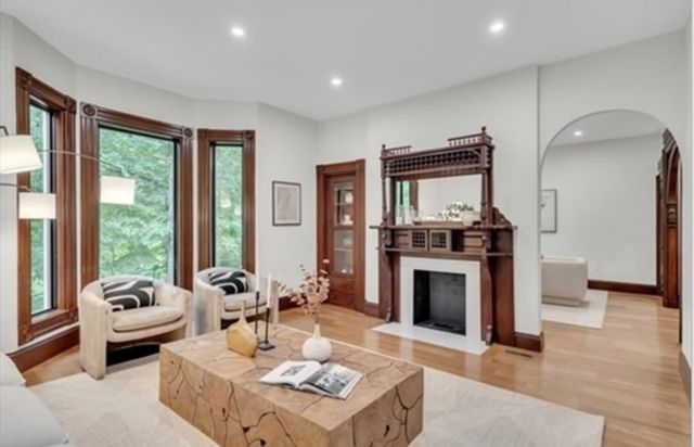 14 Summit St a, Newton, MA 02458