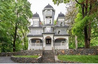 14 Summit St a, Newton, MA 02458