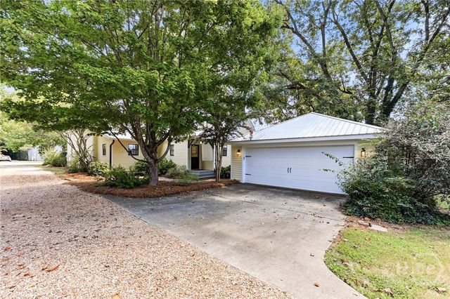 129 N Church Street, Bogart, GA 30622