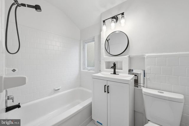 2030 N QUINN ST, Arlington, VA 22209