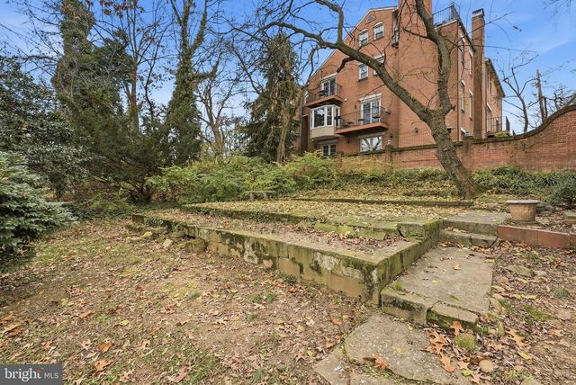 2030 N QUINN ST, Arlington, VA 22209