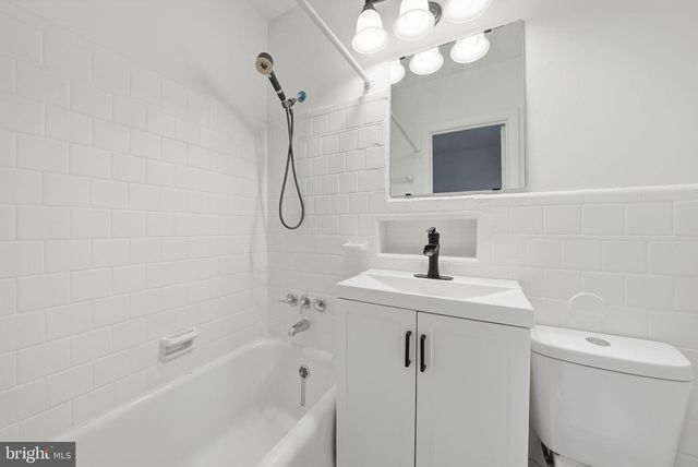 2030 N QUINN ST, Arlington, VA 22209