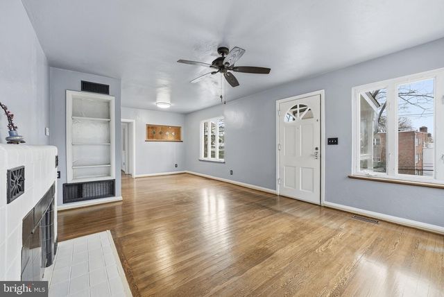 2030 N QUINN ST, Arlington, VA 22209