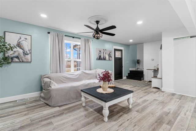 2010 W Willard Road, Birch Run Township, MI 48420