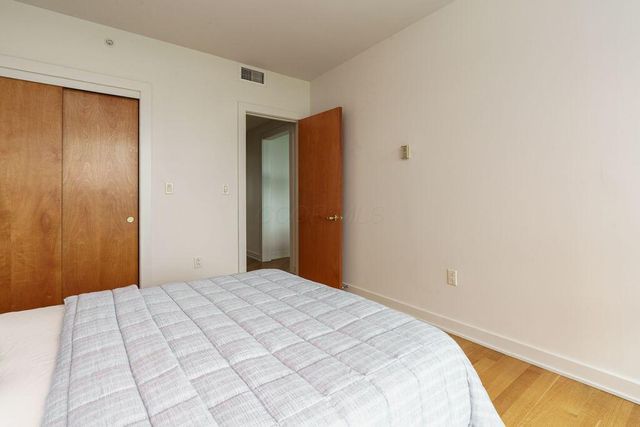 1 Miranova Place, 805, Columbus, OH 43215