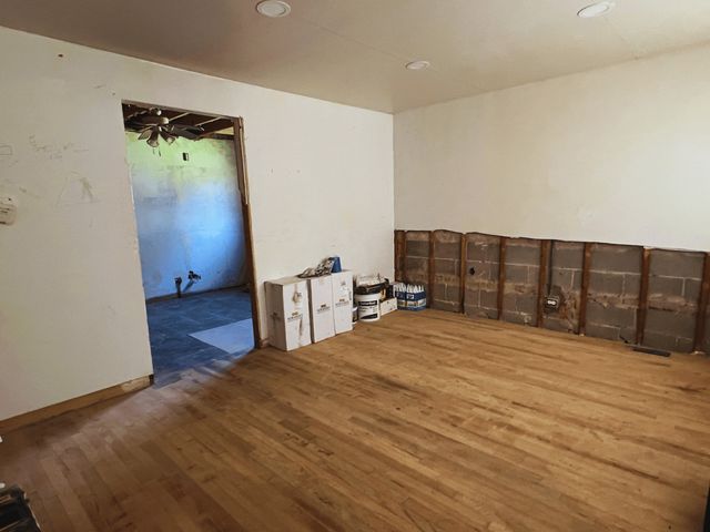 6728 S Carpenter Street, Chicago, IL 60621