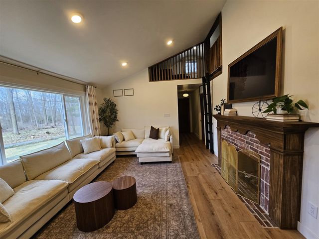 8724 N 14th Street, Kalamazoo, MI 49009