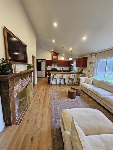 8724 N 14th Street, Kalamazoo, MI 49009