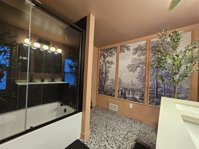 8724 N 14th Street, Kalamazoo, MI 49009