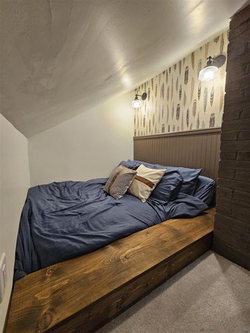 8724 N 14th Street, Kalamazoo, MI 49009