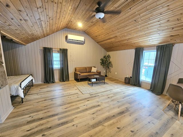 8724 N 14th Street, Kalamazoo, MI 49009