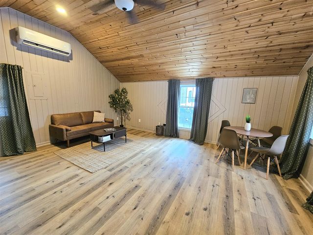 8724 N 14th Street, Kalamazoo, MI 49009